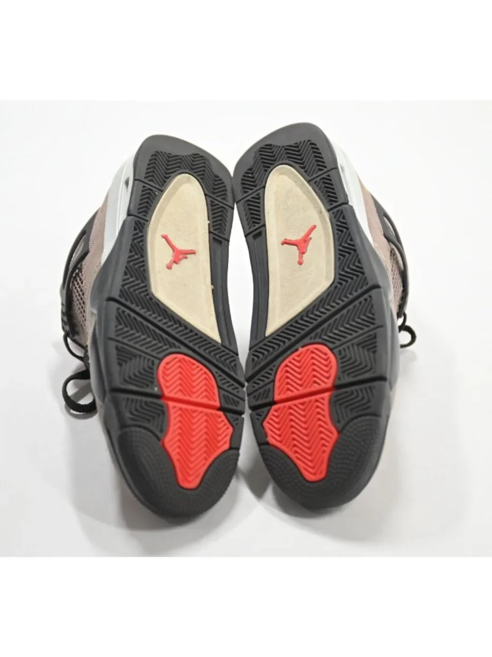 Jordan 4 Sneakers DB0732-200 in Retro Taupe Haze